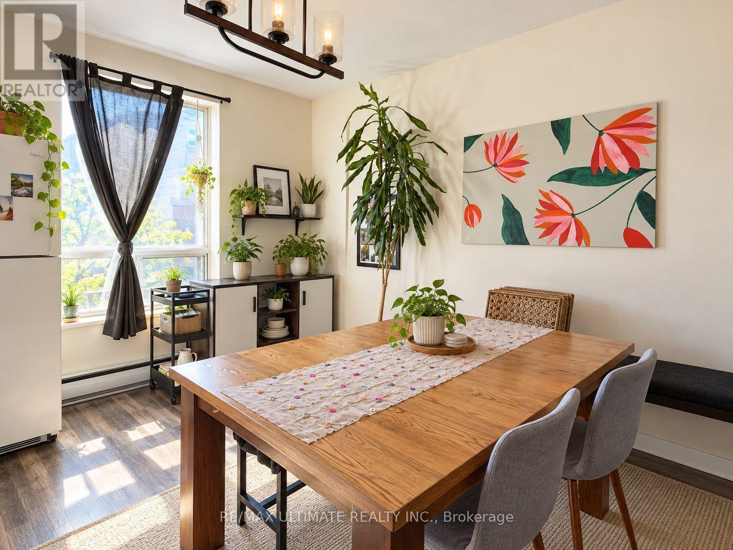 673 College Street — photo 14
