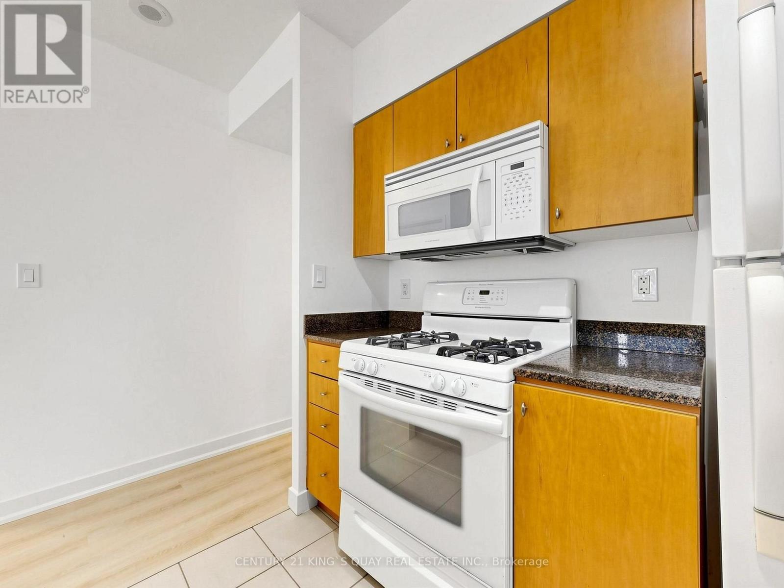 #1502 35 MARINER TERRACE - 16