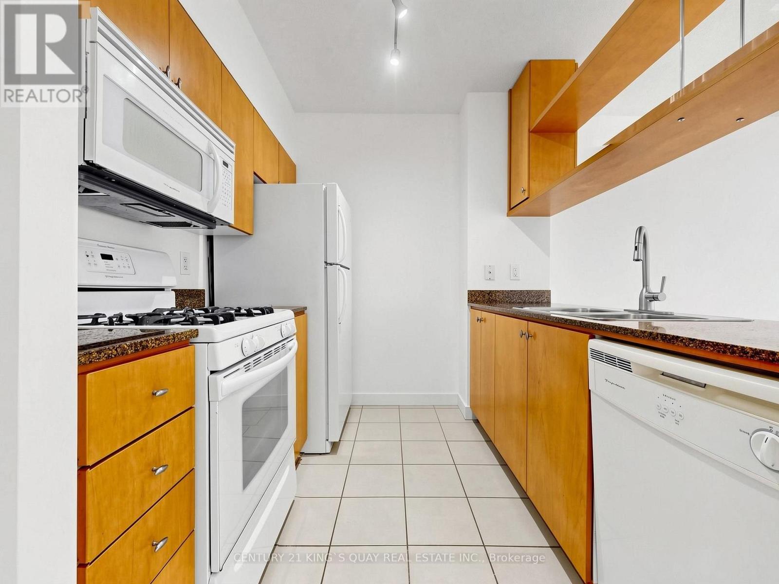 #1502 35 MARINER TERRACE - 18