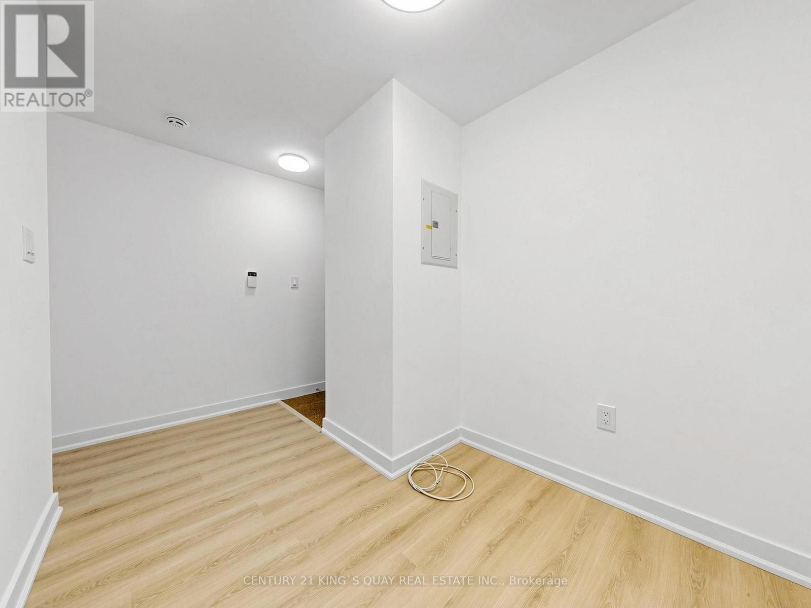 #1502 35 MARINER TERRACE - 24