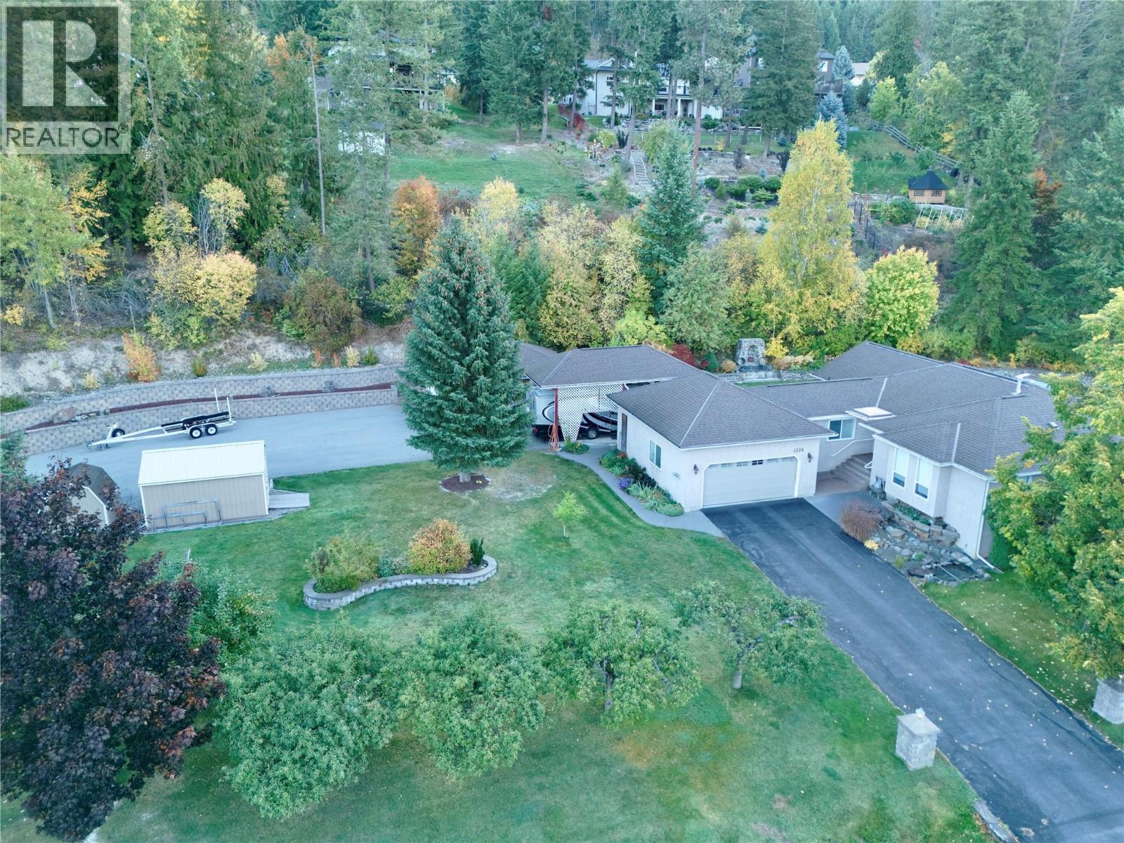 1334 8th Avenue N - 3