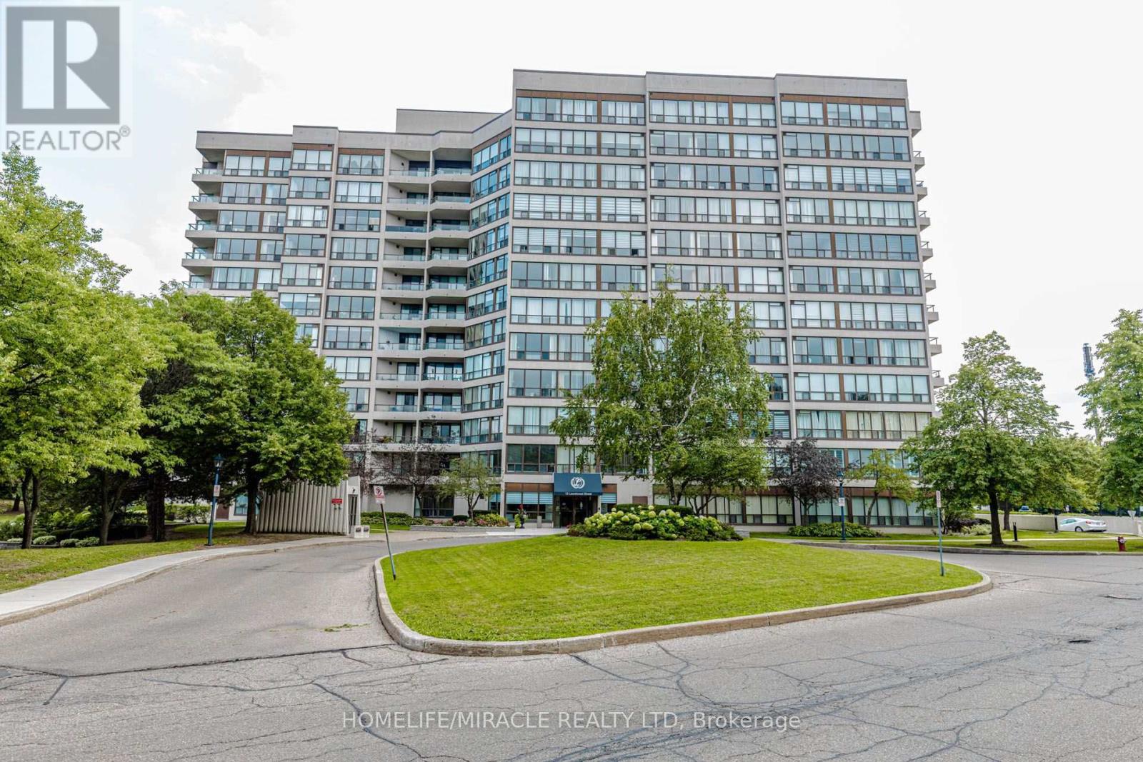804 - 12 LAURELCREST STREET, Brampton (Queen Street Corridor) — photo 2