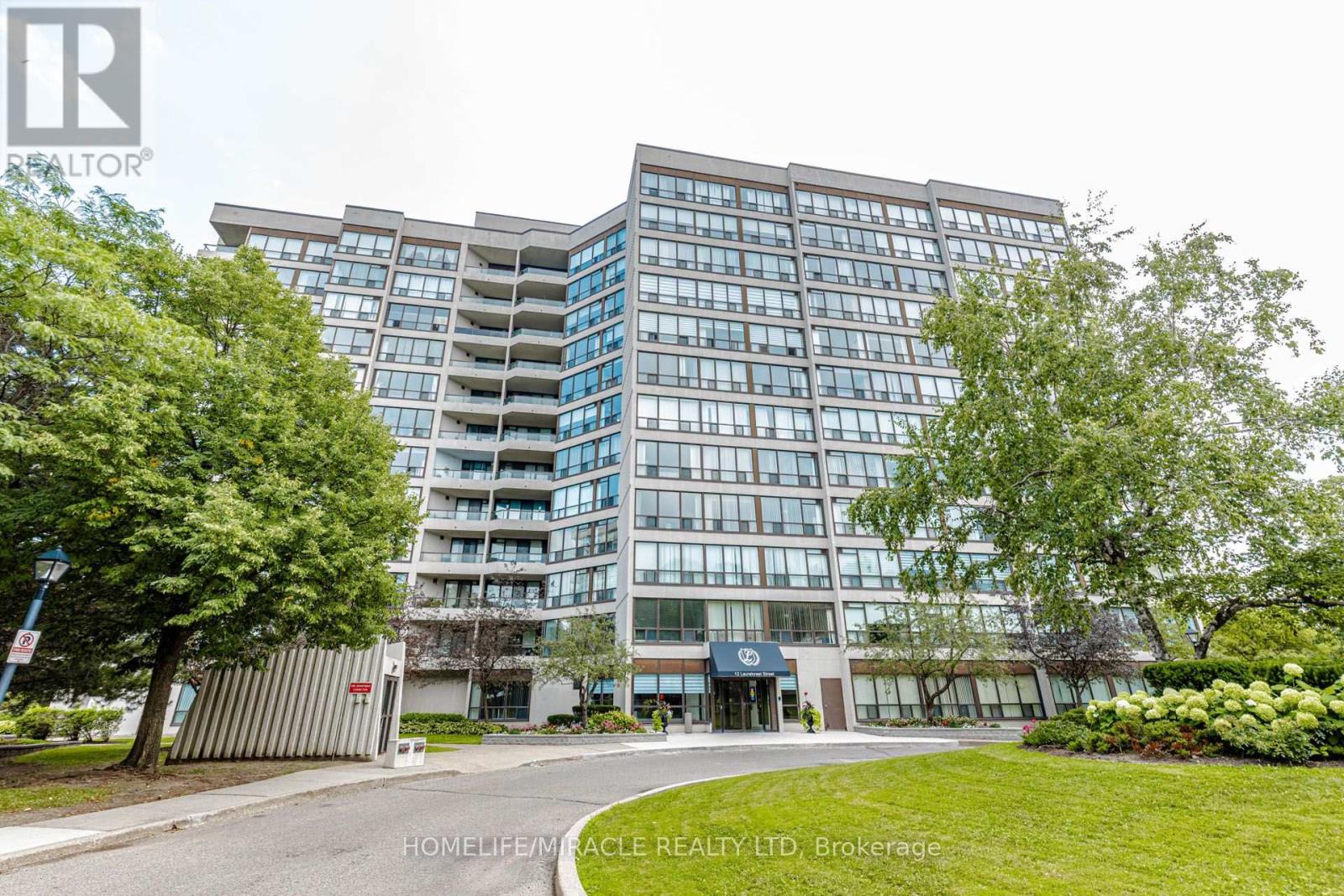 804 - 12 LAURELCREST STREET, Brampton (Queen Street Corridor) — photo 3