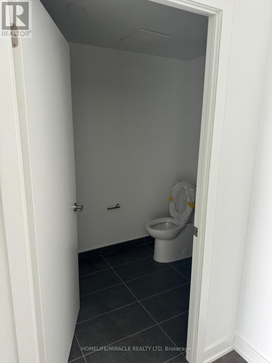 370 Martha Street — photo 10