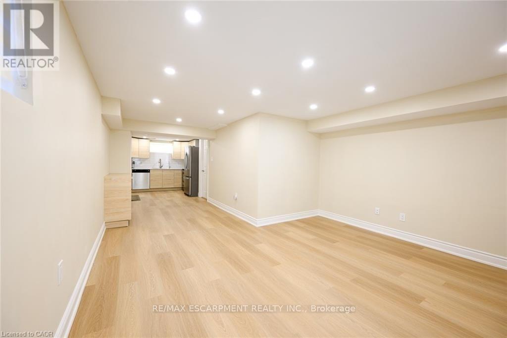 LOWER #2 - 347 YORK ROAD, Burlington (Grindstone) — photo 4