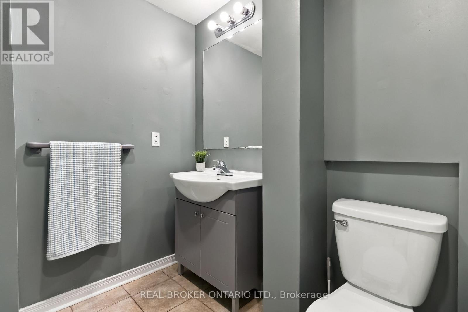 608 Woodward Avenue, Milton, ON photo 31