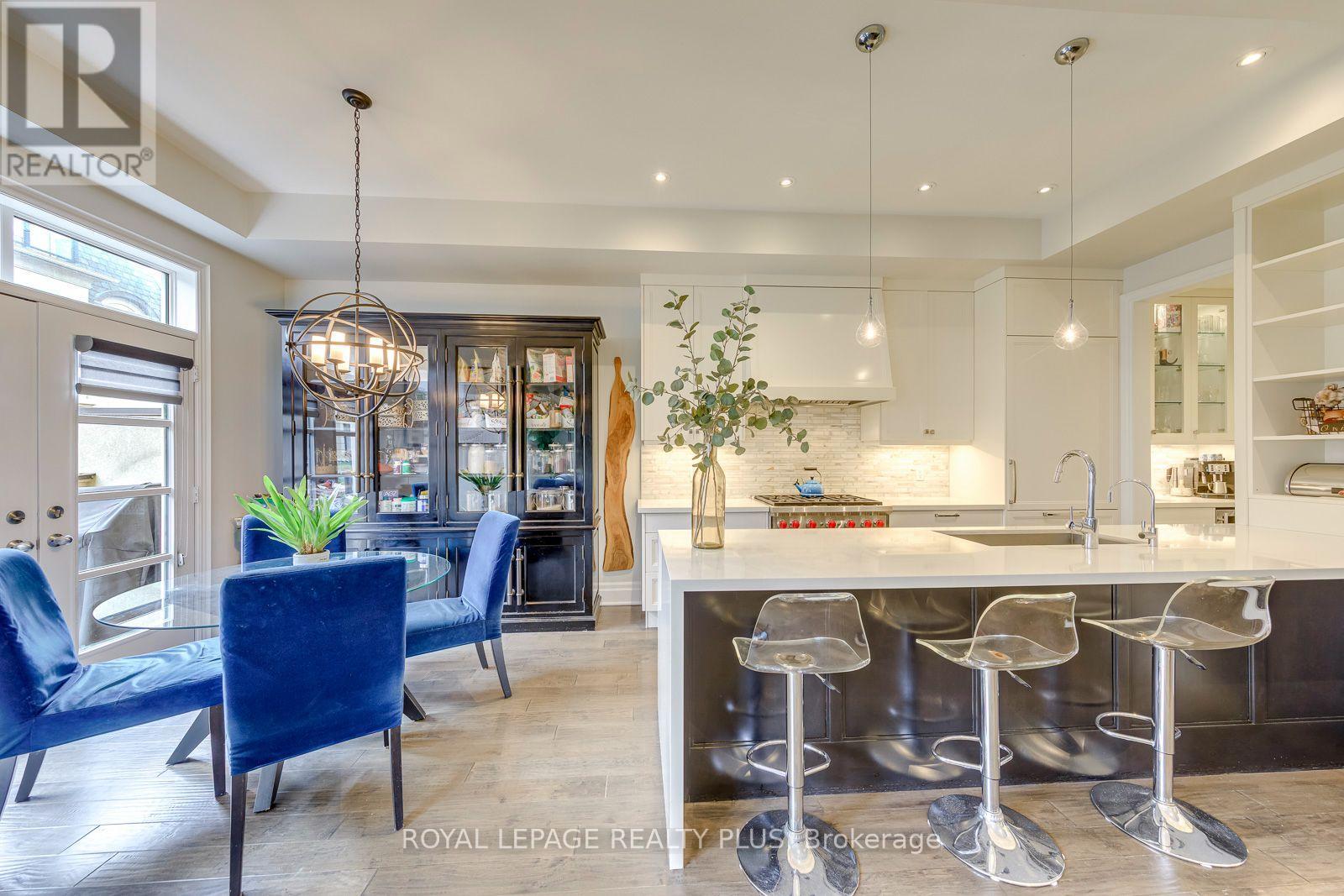 221 Hanover Street — photo 10