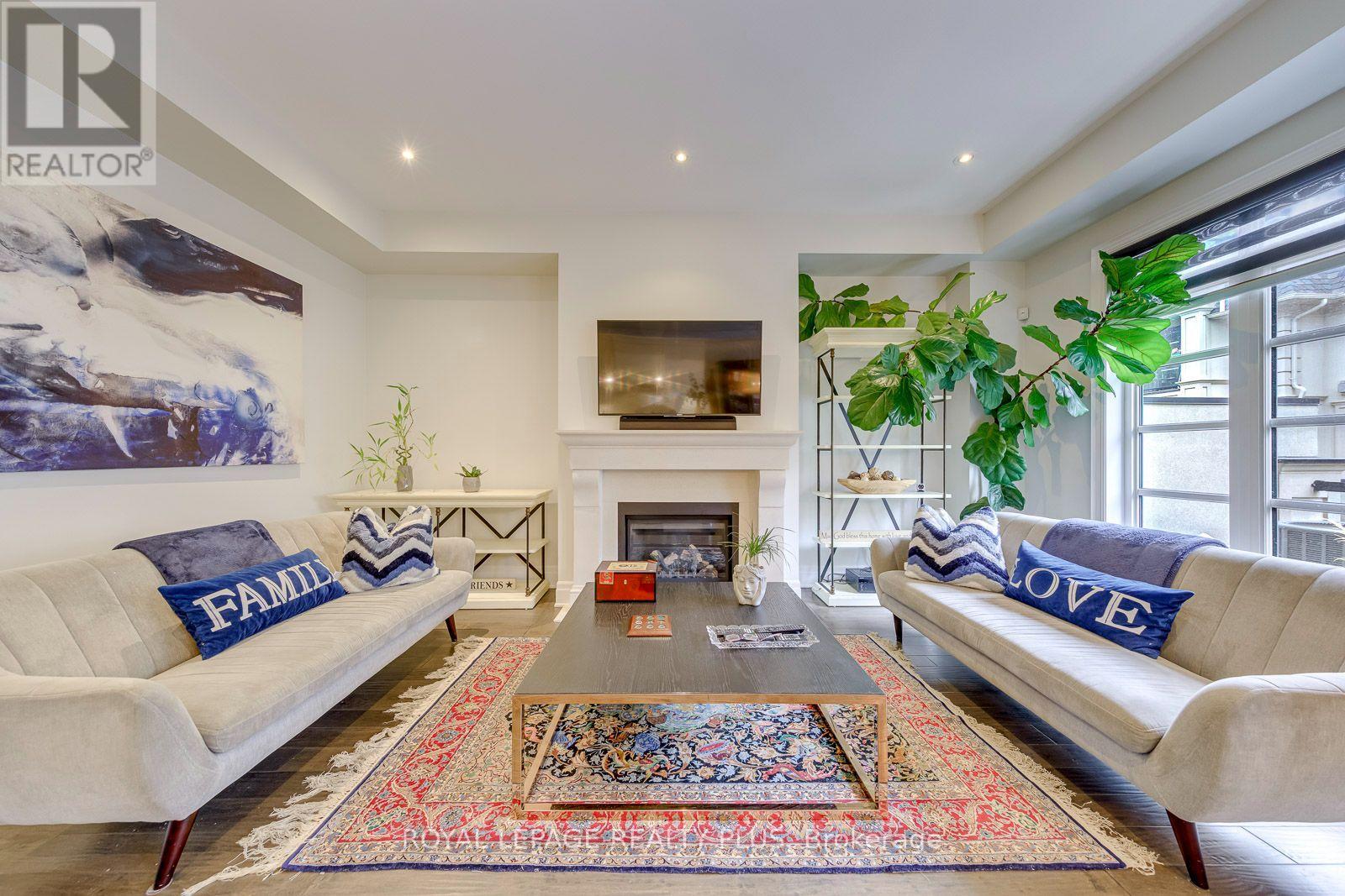 221 Hanover Street — photo 19