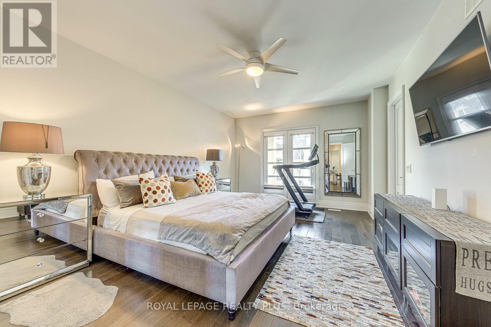 221 Hanover Street — photo 23