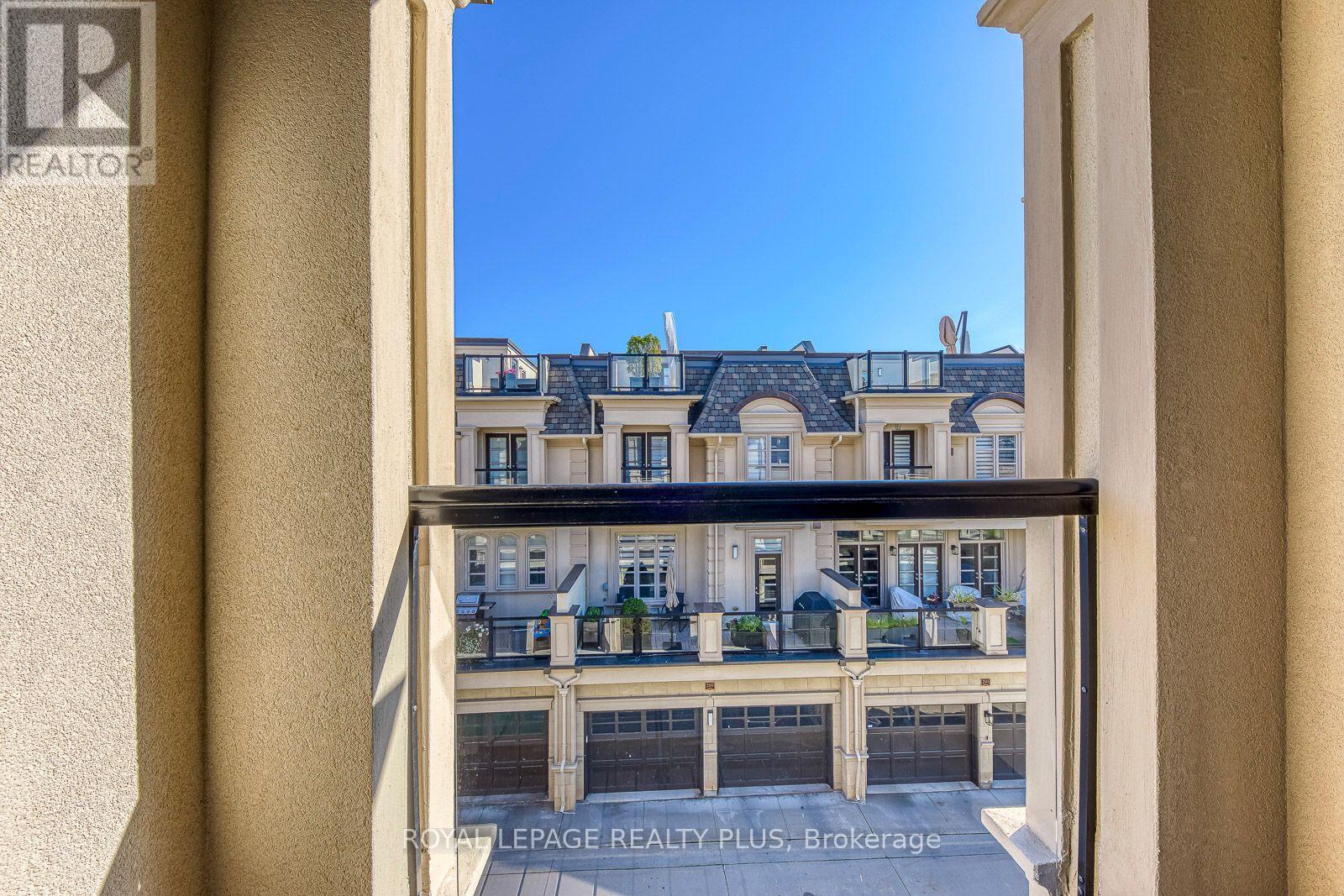 221 Hanover Street — photo 26