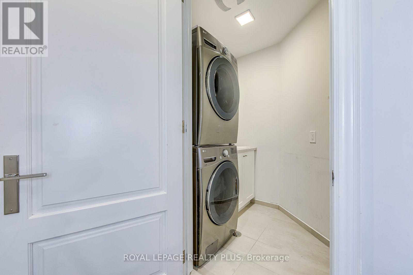 221 Hanover Street — photo 34