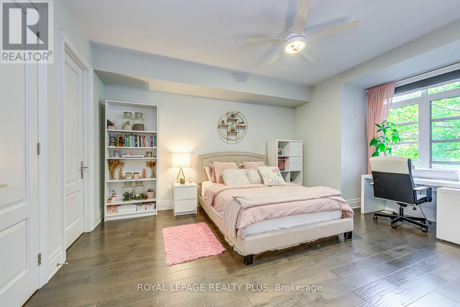 221 Hanover Street — photo 42