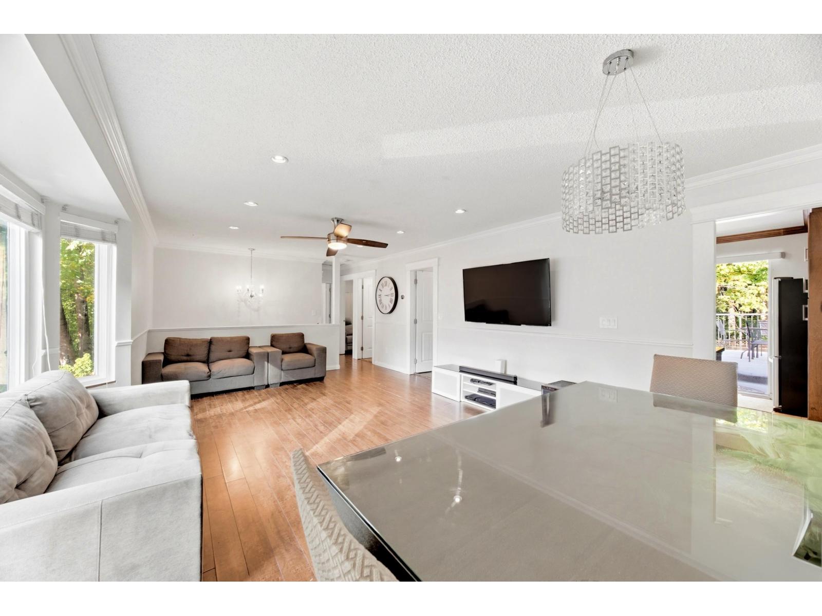 Photo of 7596 143 STREET 10