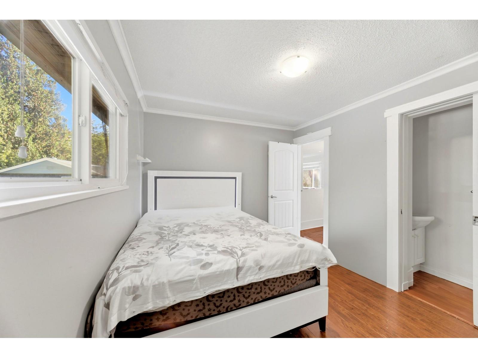 Photo of 7596 143 STREET 21