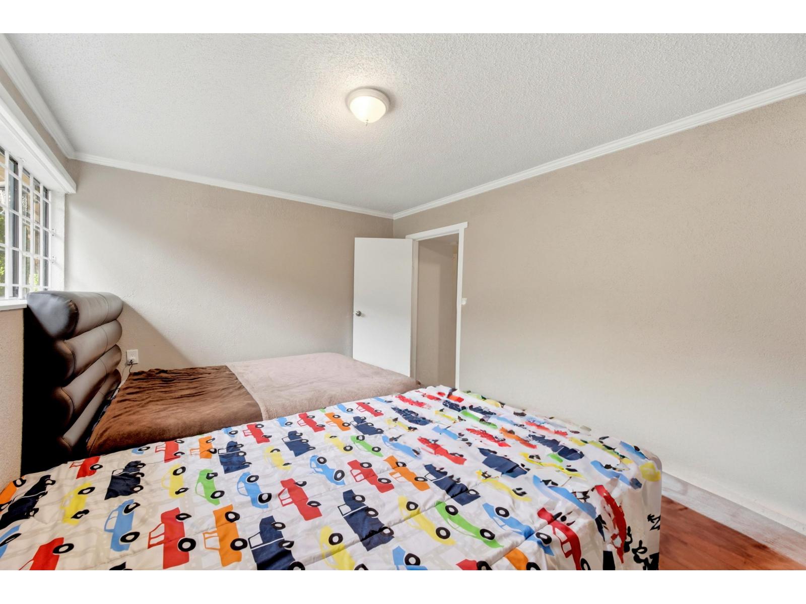 Photo of 7596 143 STREET 31
