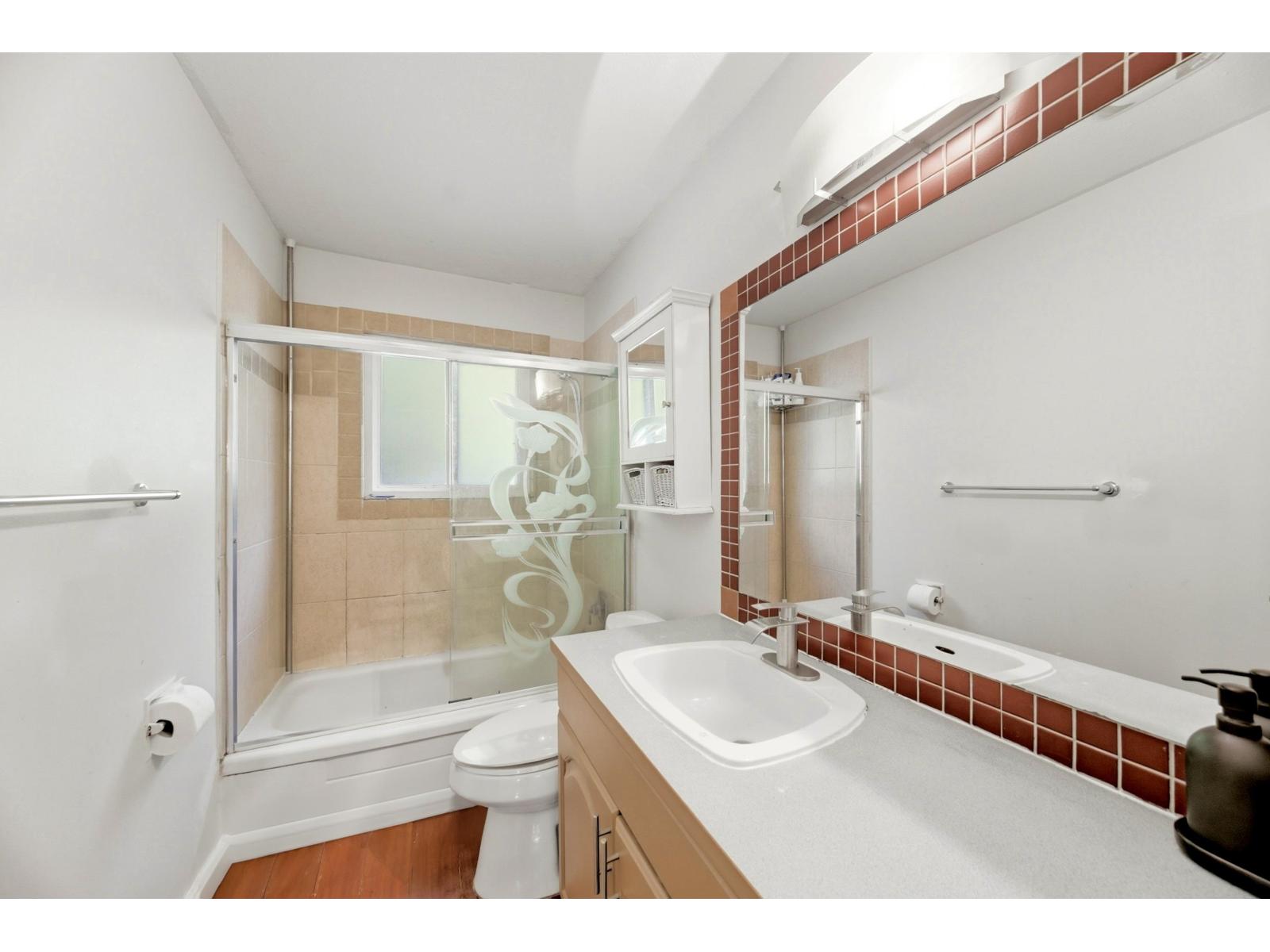 Photo of 7596 143 STREET 34