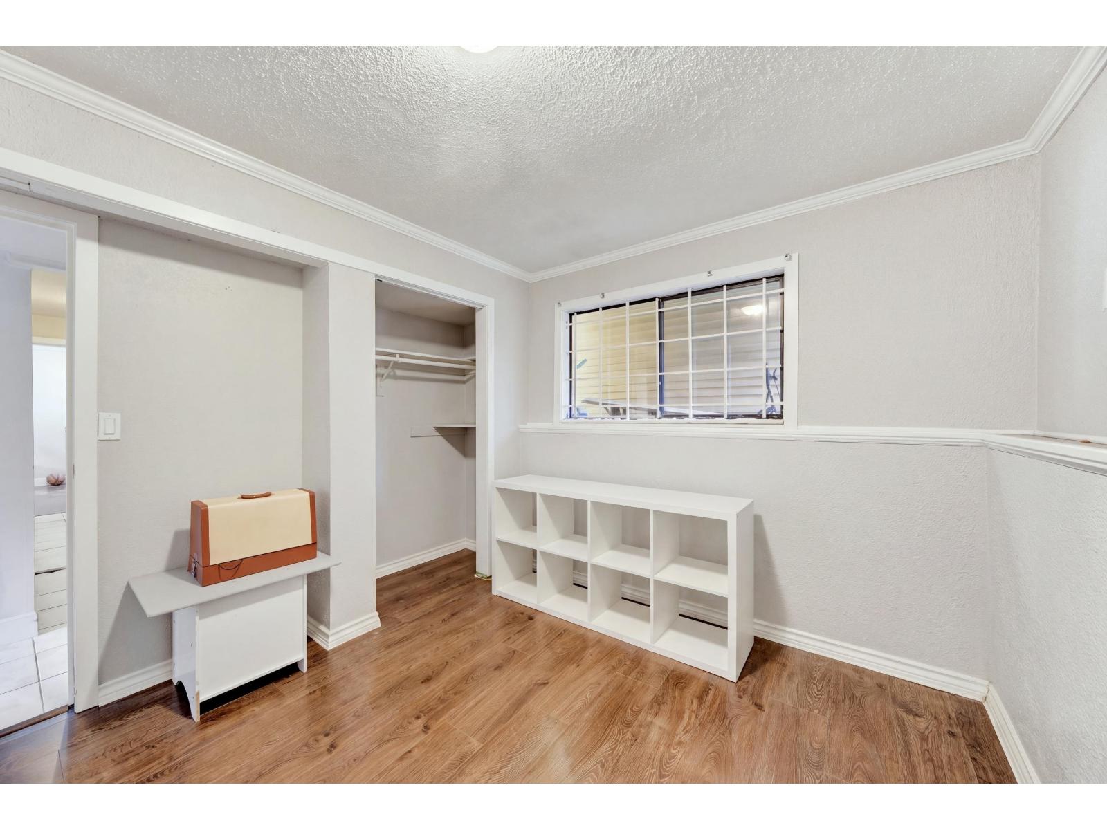 Photo of 7596 143 STREET 32