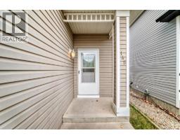 145 Martinvalley Crescent NE - photo 3