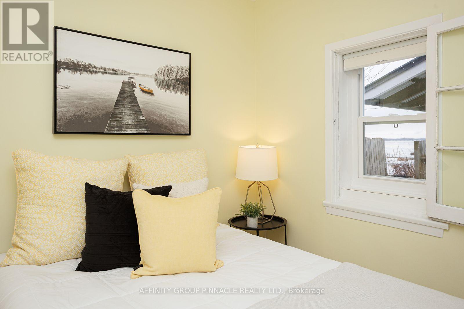 14 Oriole Road — photo 38