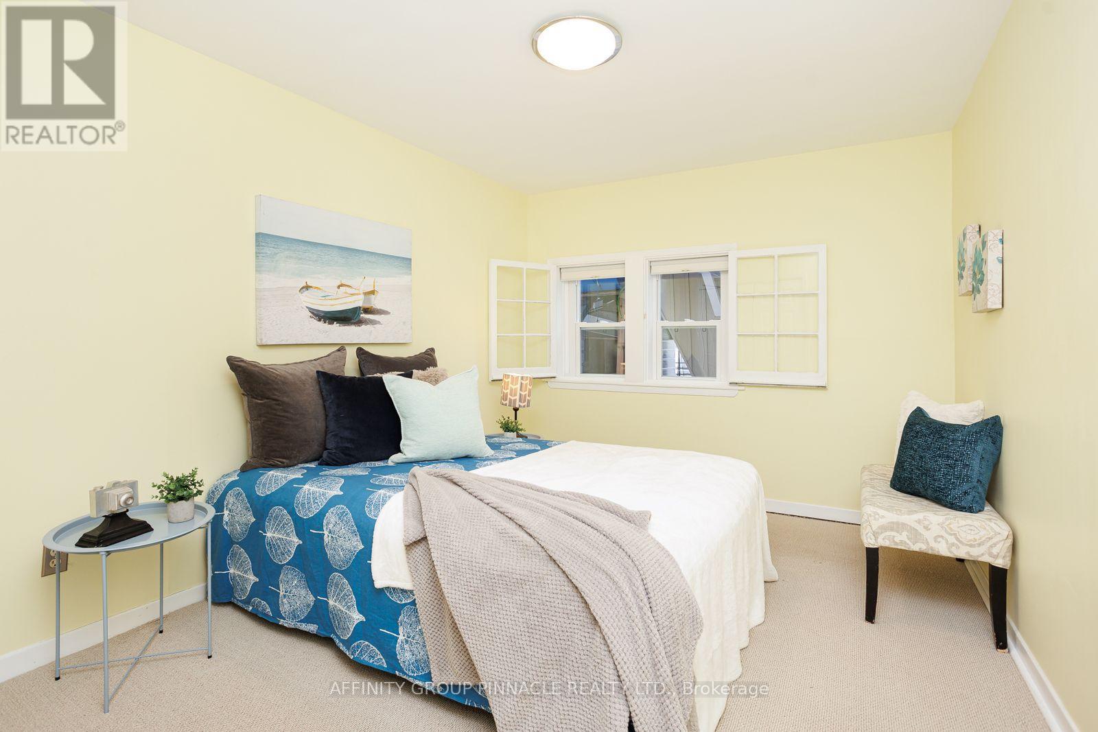 14 Oriole Road — photo 40