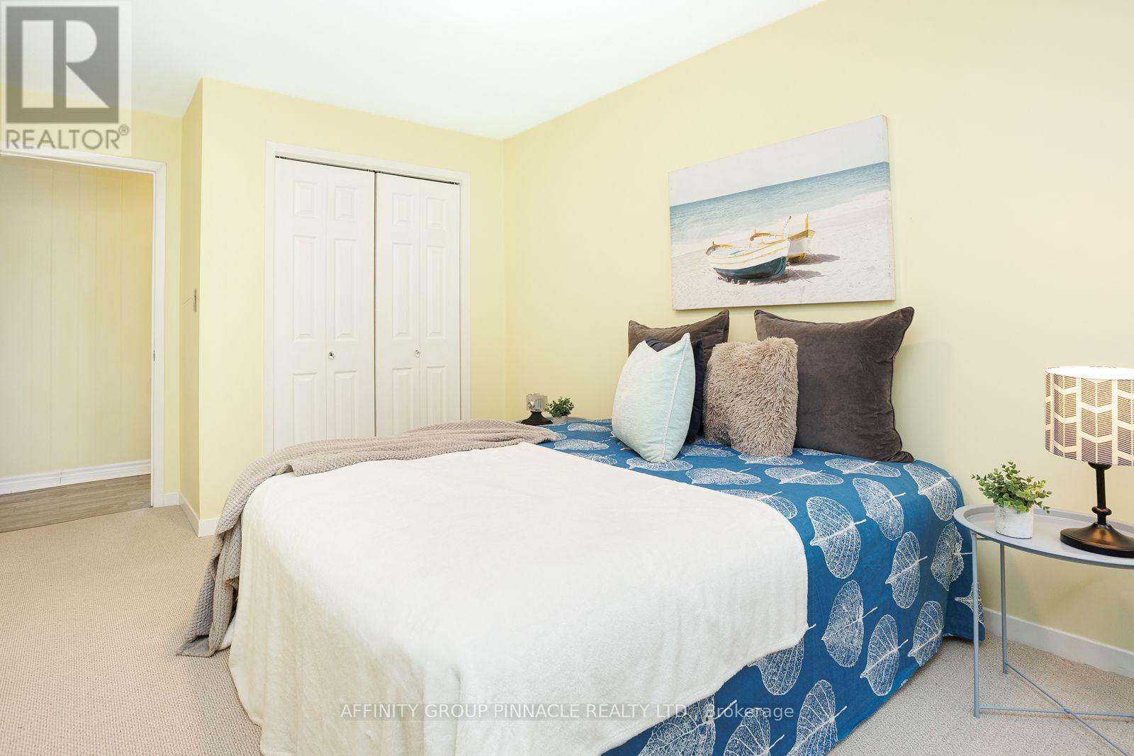 14 Oriole Road — photo 42