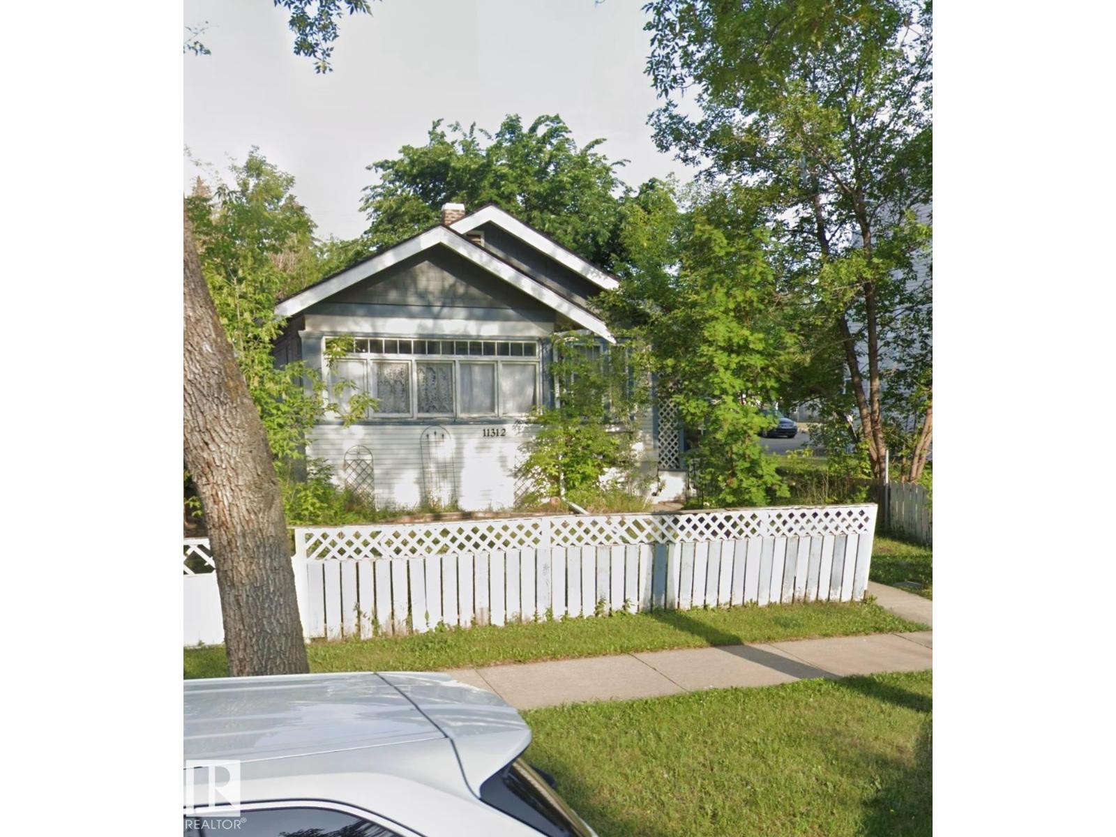 11312 97 ST NW - 3