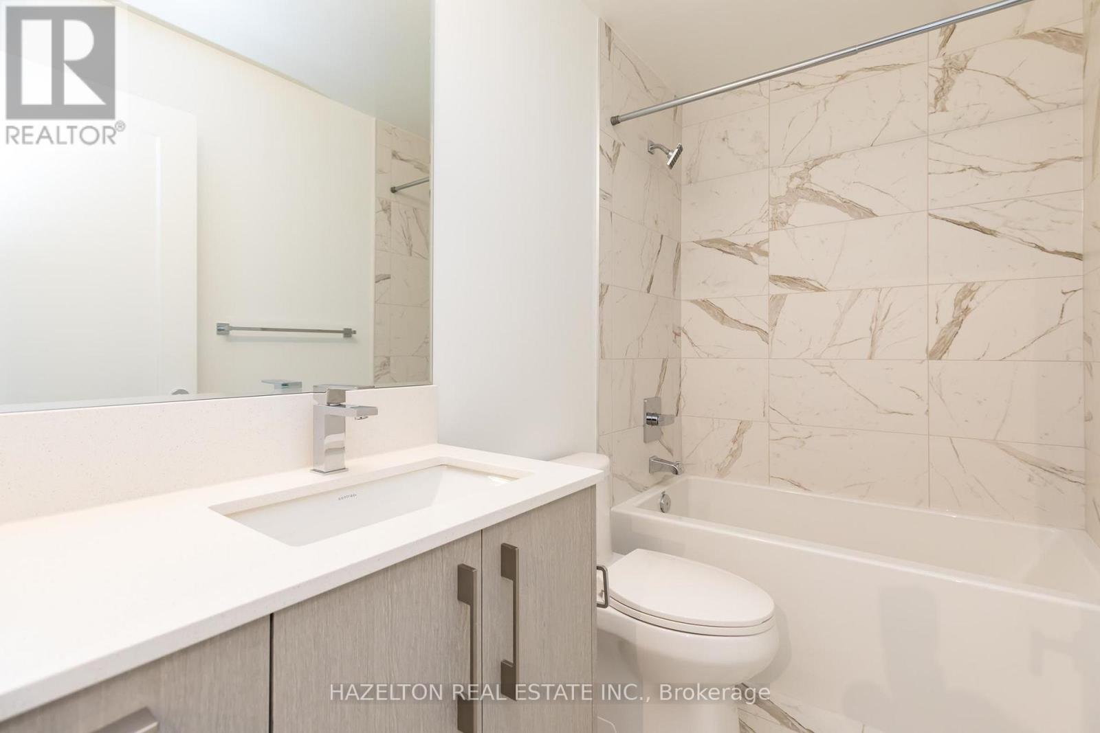 8 Manor Road West — photo 23