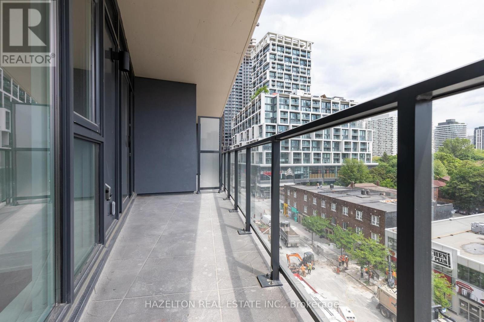 8 Manor Road West — photo 27
