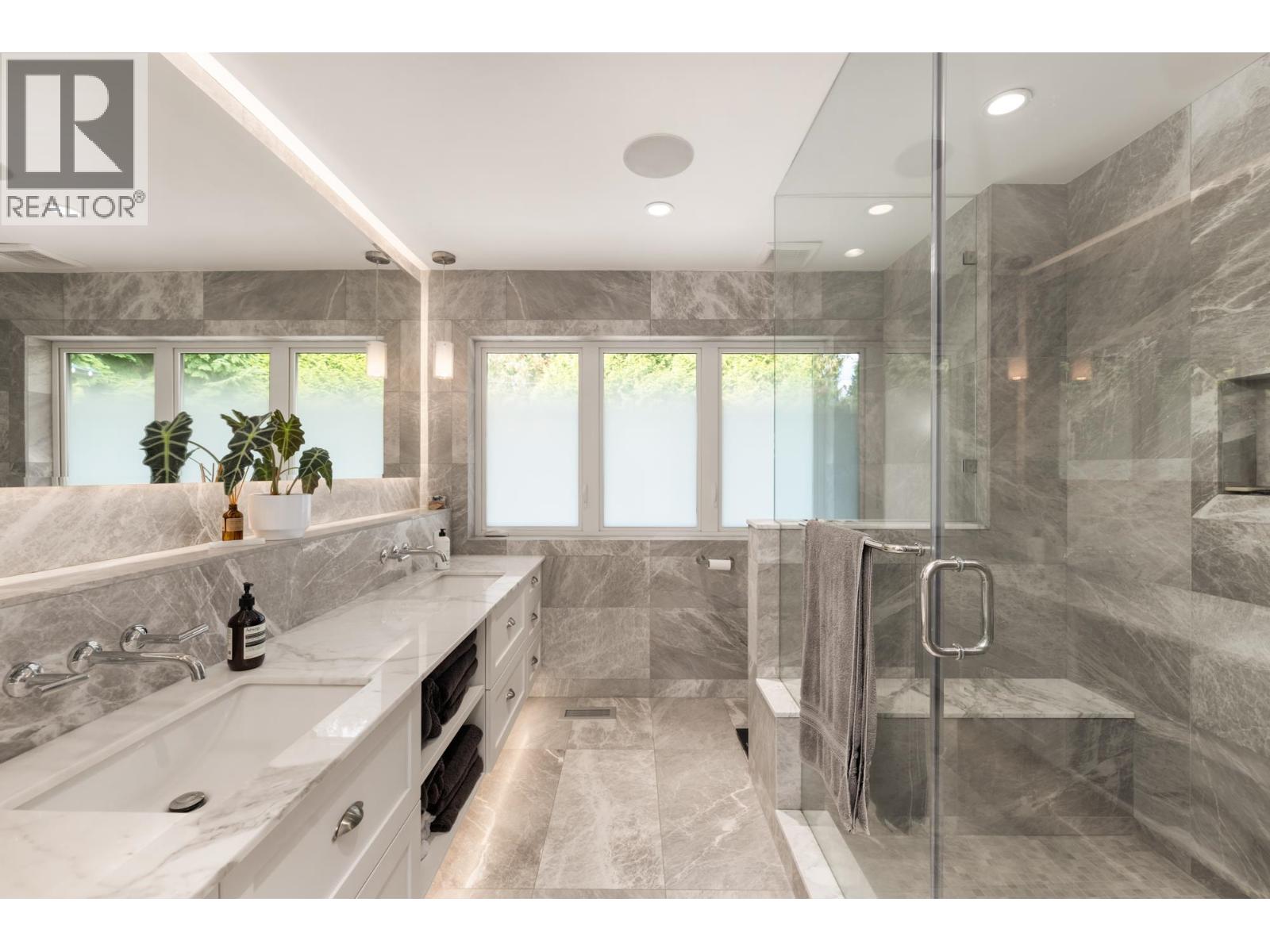 540 BRAND STREET, North Vancouver - Image 1