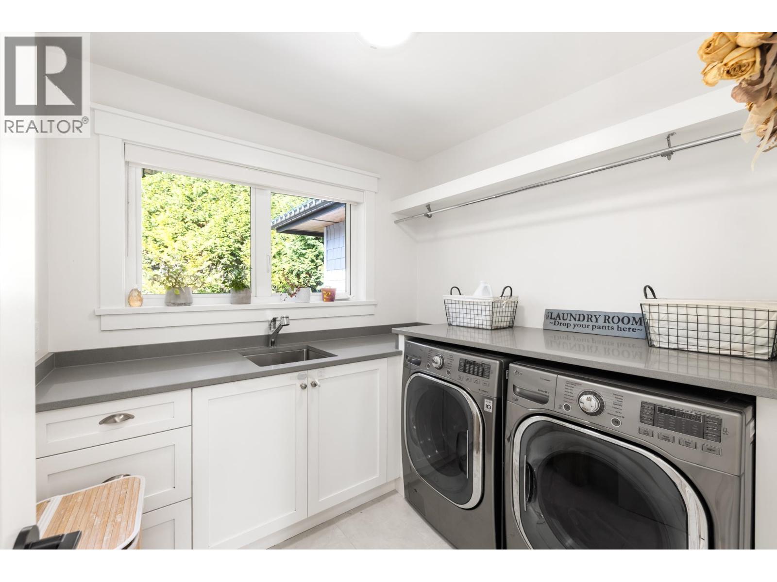 540 BRAND STREET, North Vancouver - Image 1