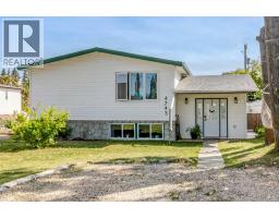 4743 47 Street, Sylvan Lake — photo 2
