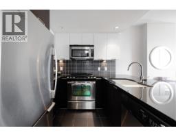 1606 2968 Glen Drive, Coquitlam, BC V3B0C4 Photo 12
