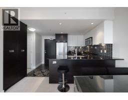 1606 2968 Glen Drive, Coquitlam, BC V3B0C4 Photo 10