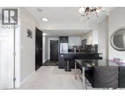 1606 2968 Glen Drive, Coquitlam, BC V3B0C4 Photo 6