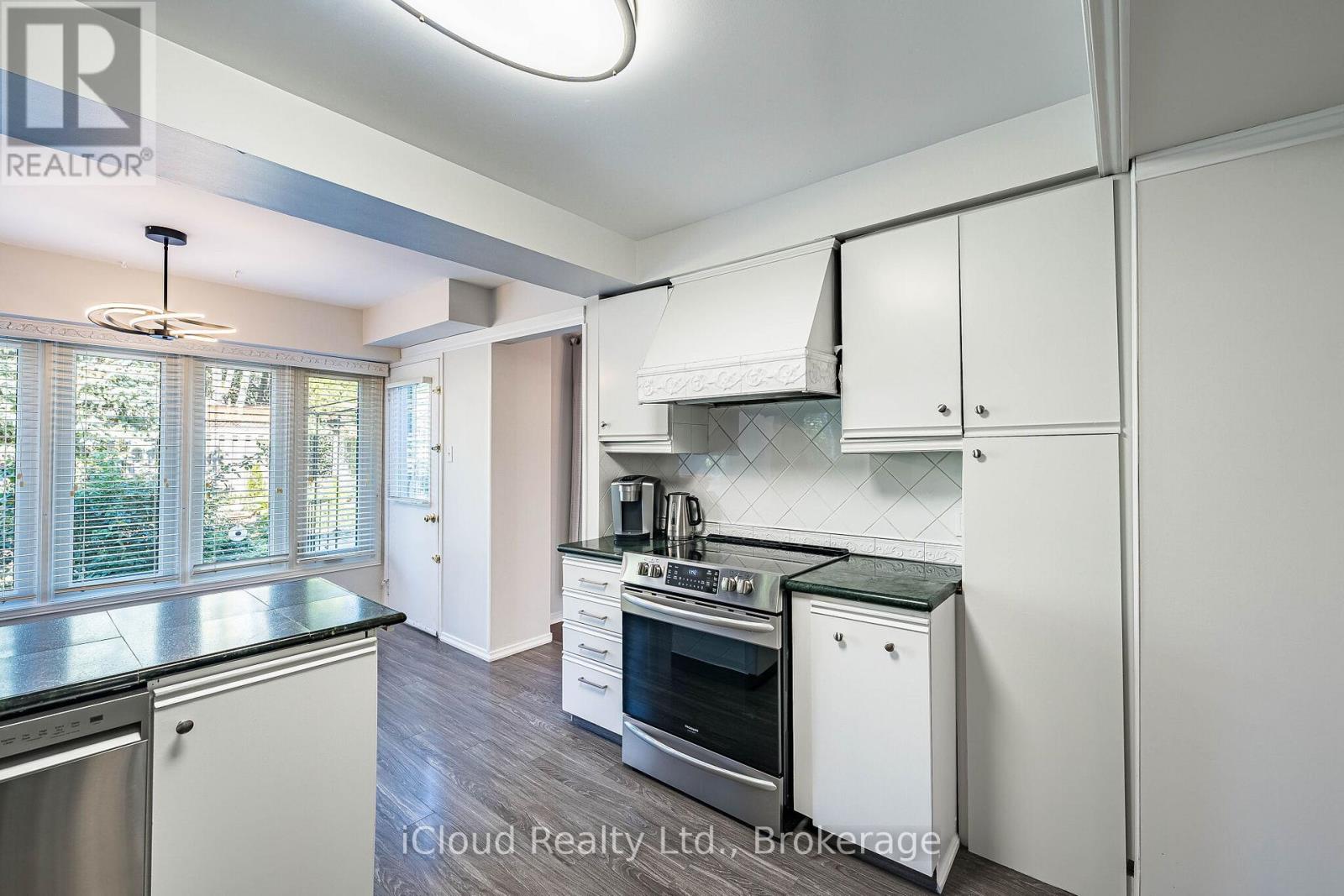 2017 GRENVILLE DRIVE - 12