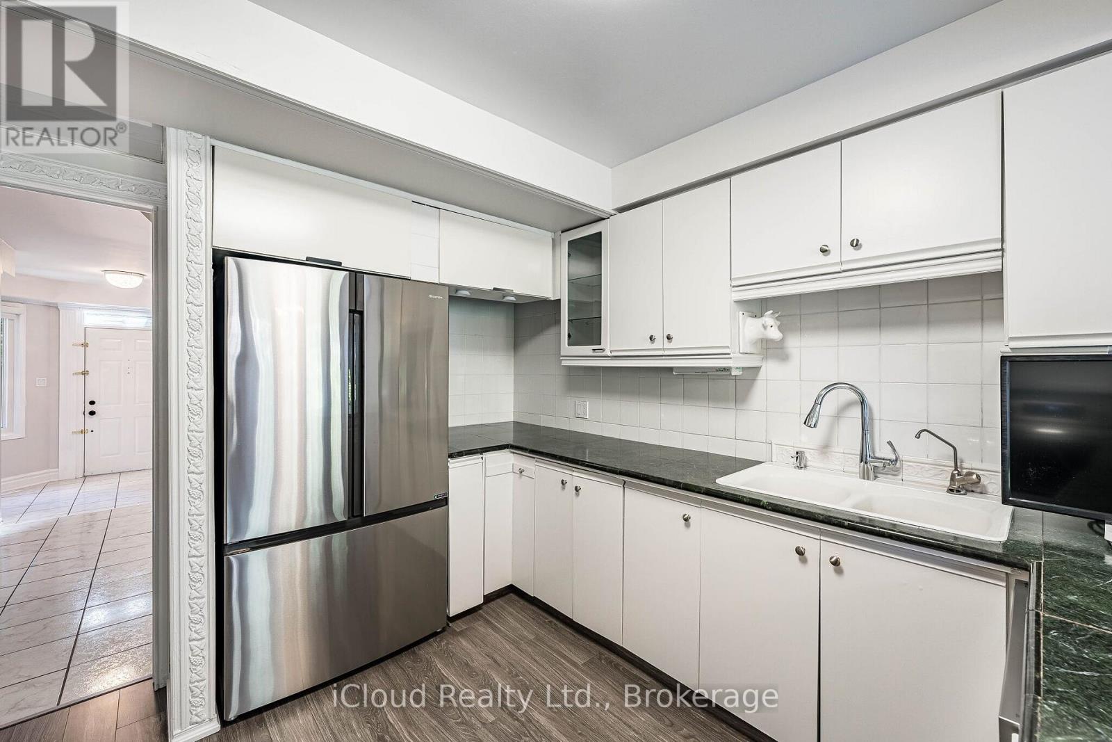 2017 Grenville Drive, Oakville, ON photo 13