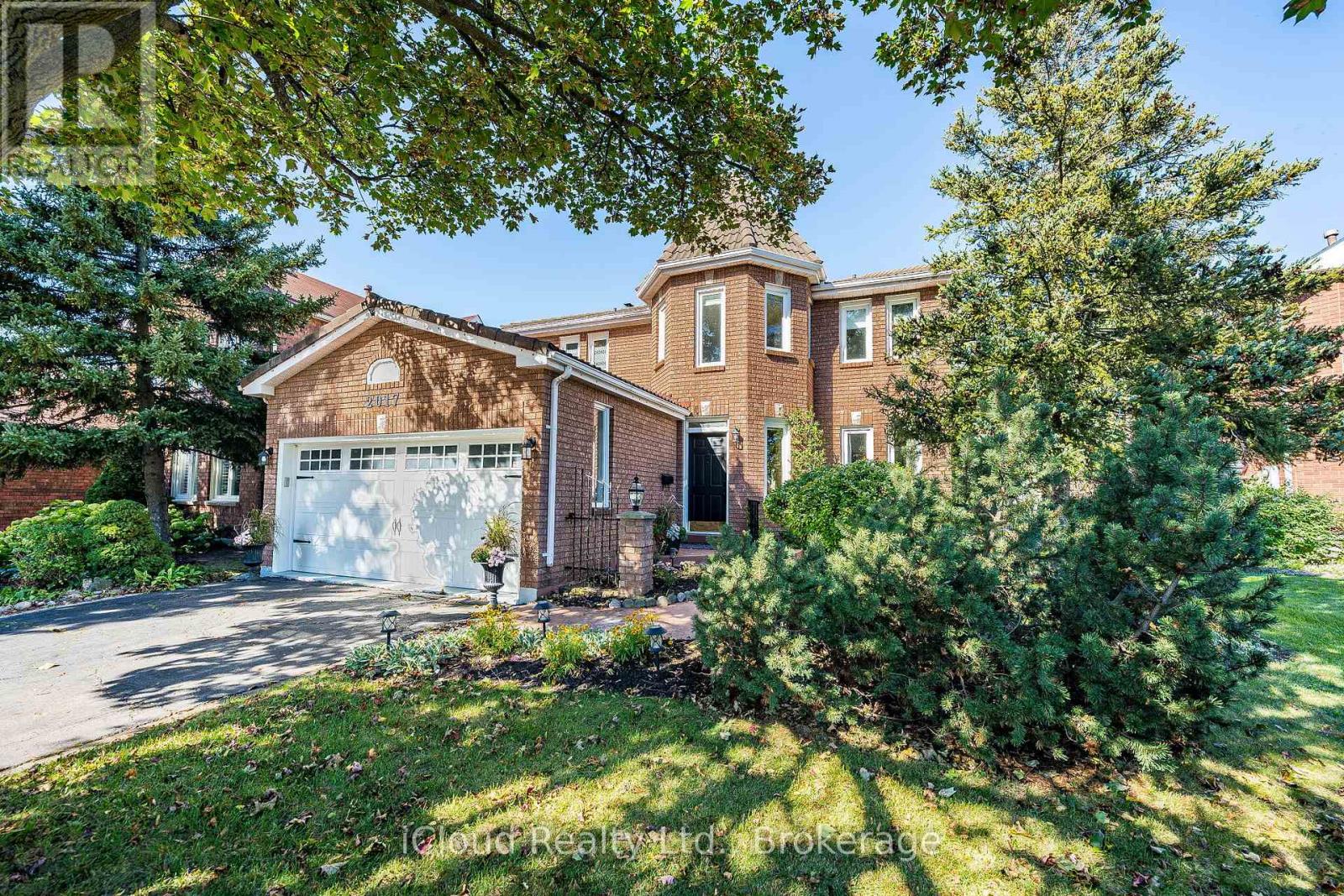 2017 Grenville Drive, Oakville, ON photo 2