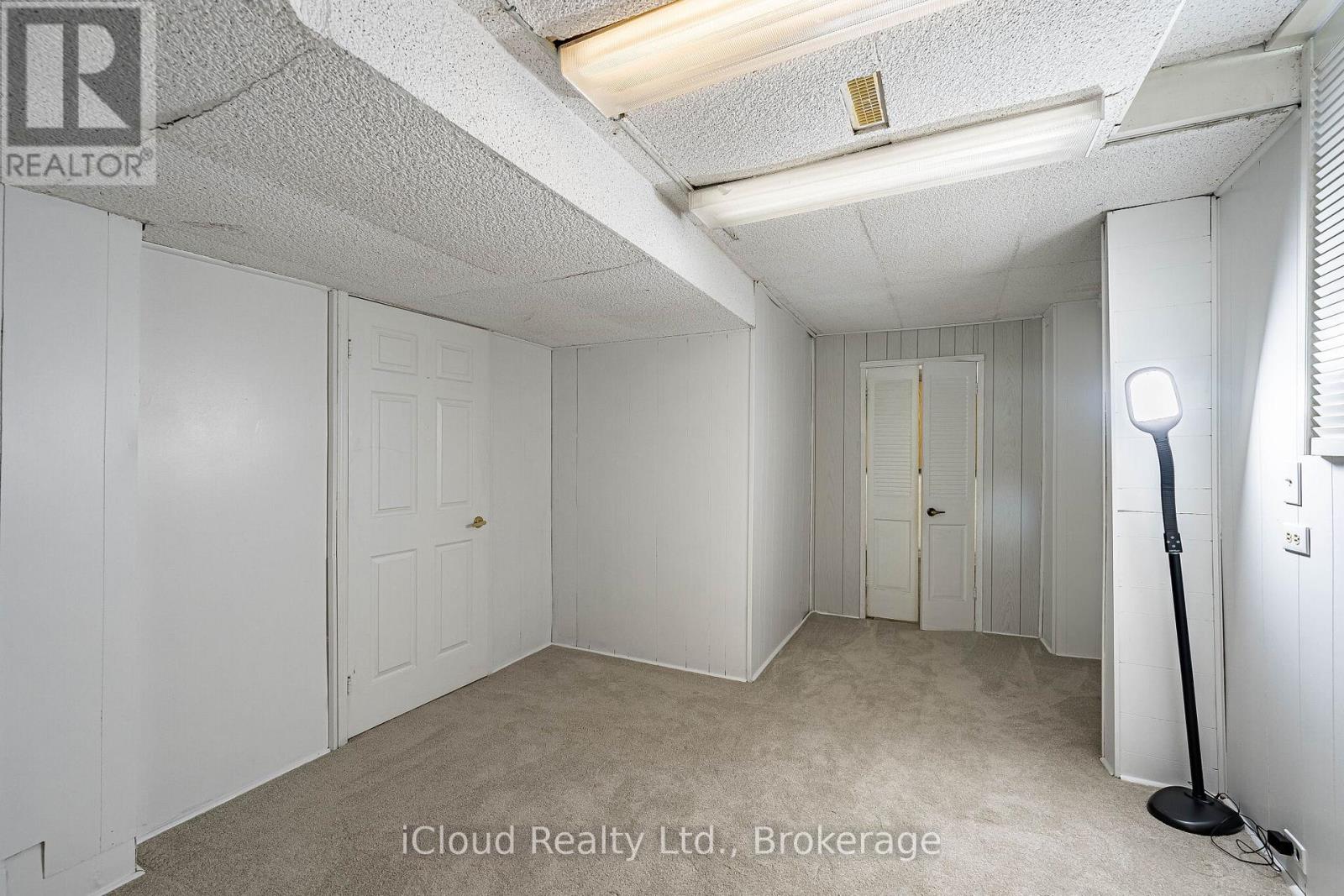 2017 Grenville Drive, Oakville, ON photo 32