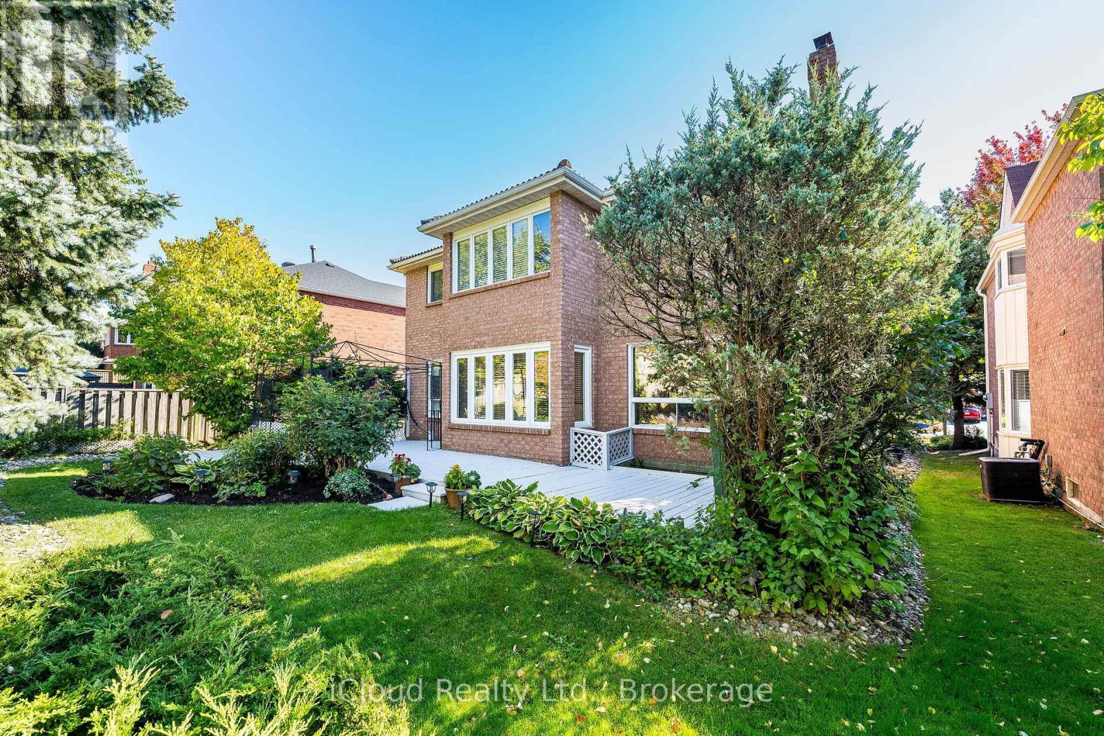 2017 GRENVILLE DRIVE - 34