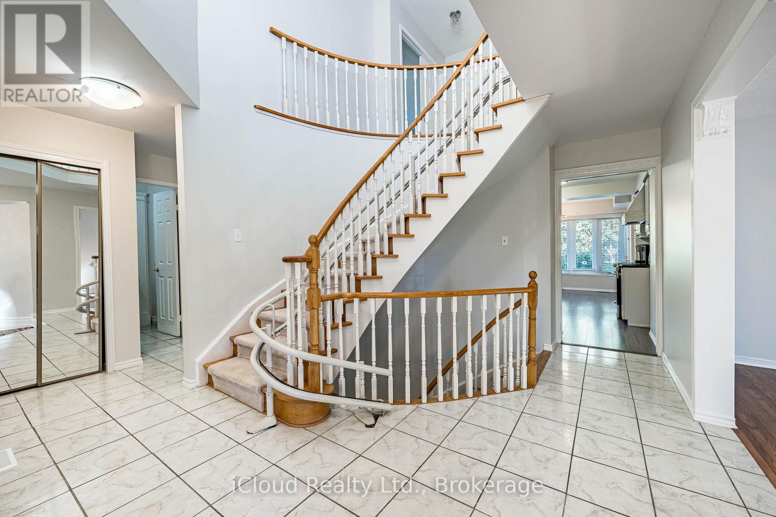 2017 Grenville Drive, Oakville, ON photo 6