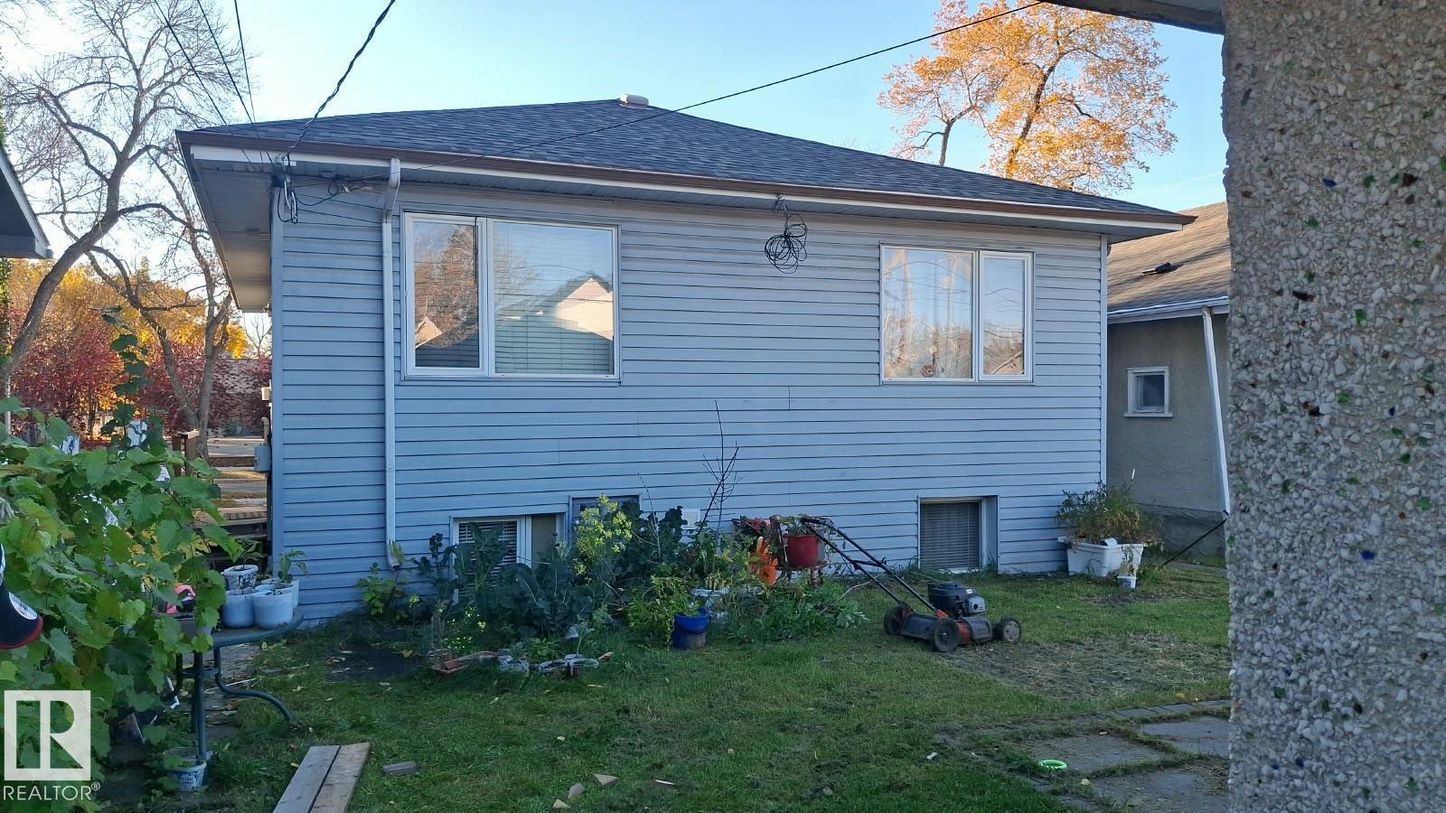 11727 92 ST NW - 2