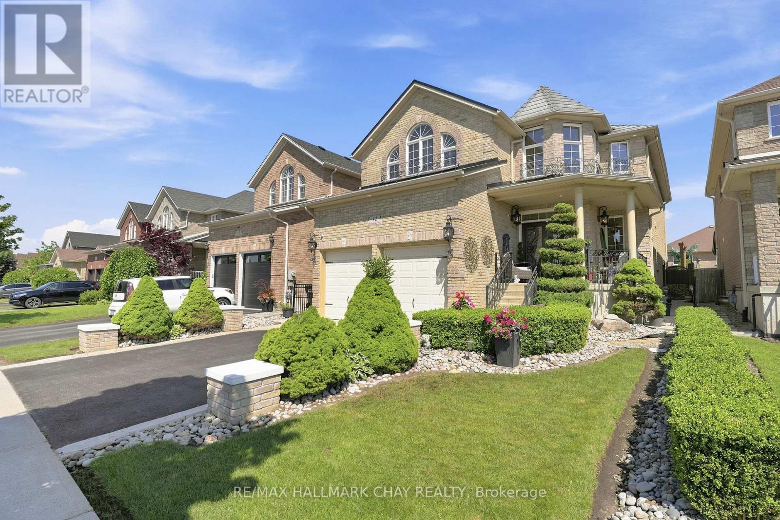 12 Parisian Crescent, Barrie, ON