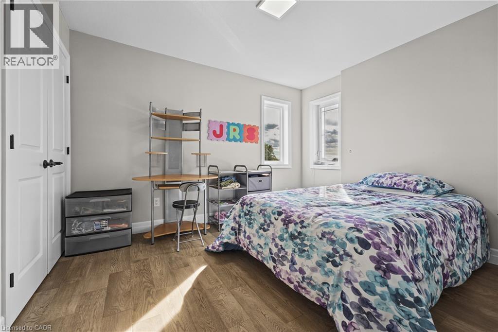 43 Peggy Avenue — photo 18