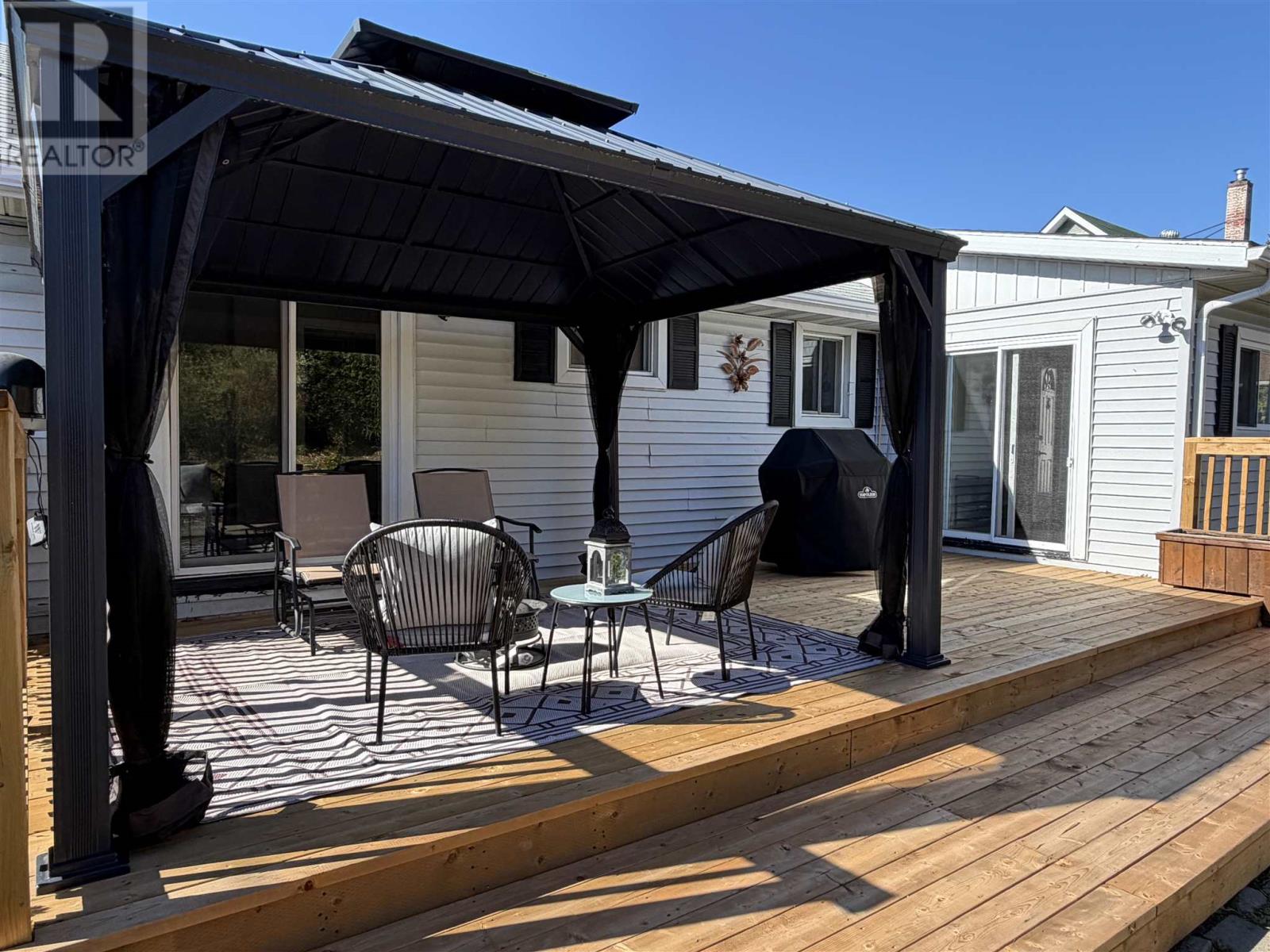 8 Benner Pl — photo 42