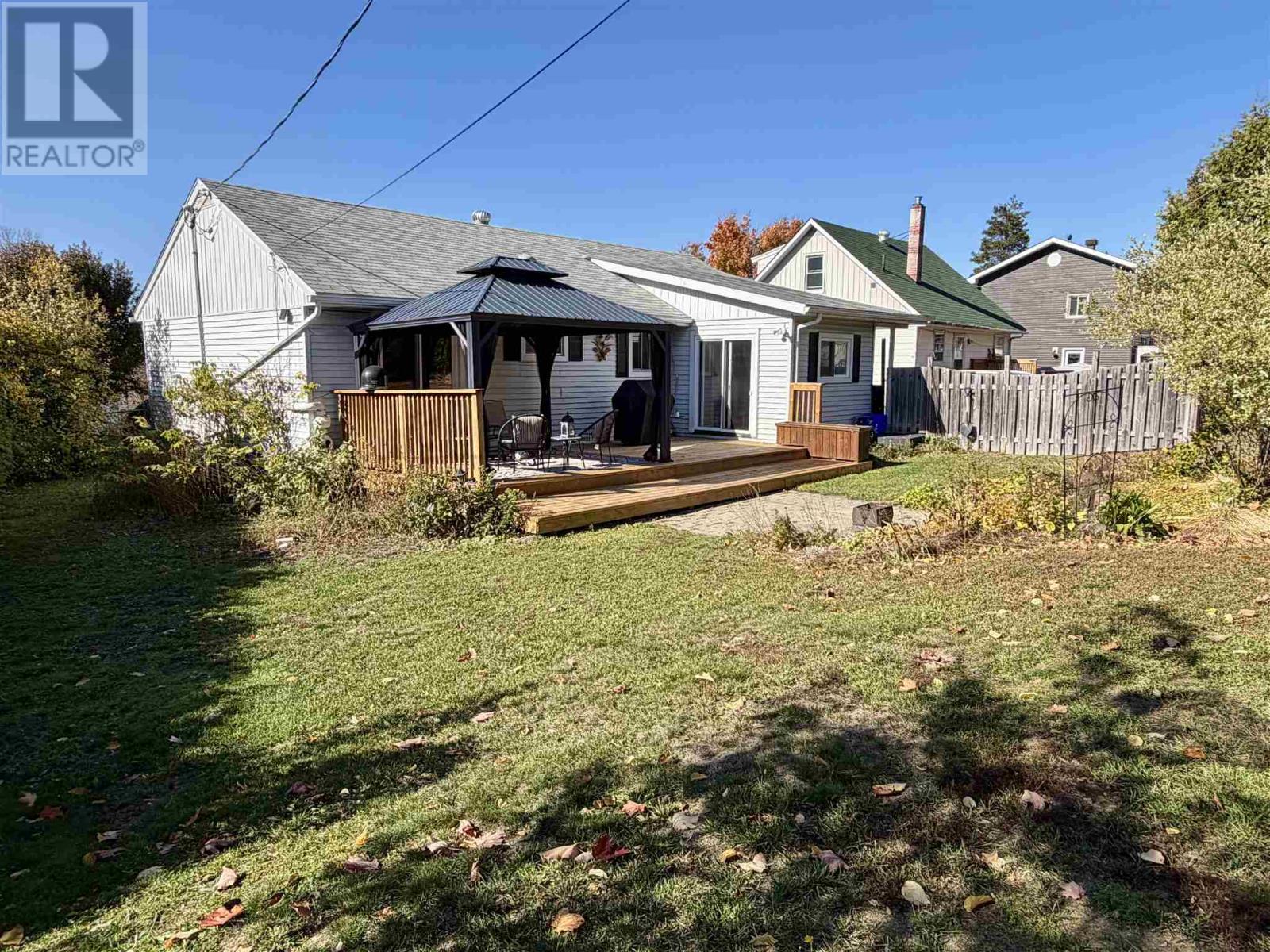 8 Benner Pl — photo 43