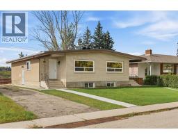907 / 909 16 Street NE - photo 1