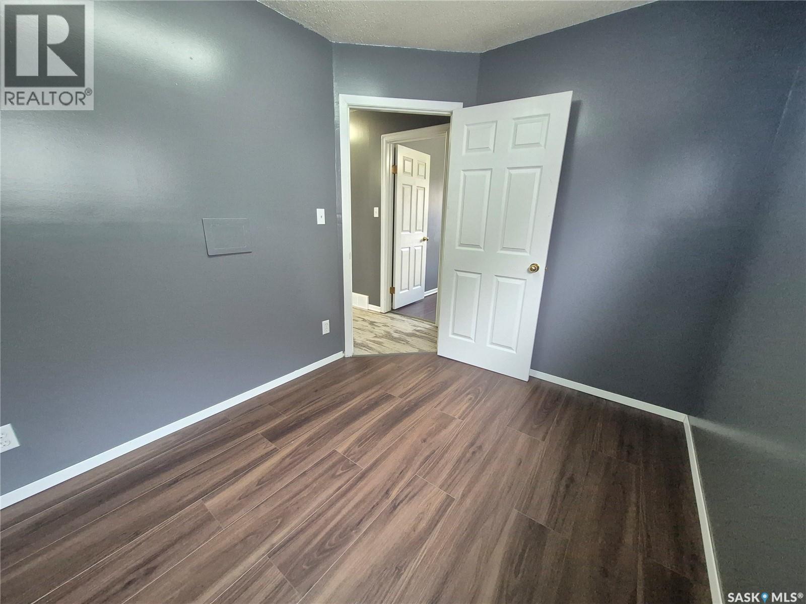 818 Geisen STREET, Radville — photo 16