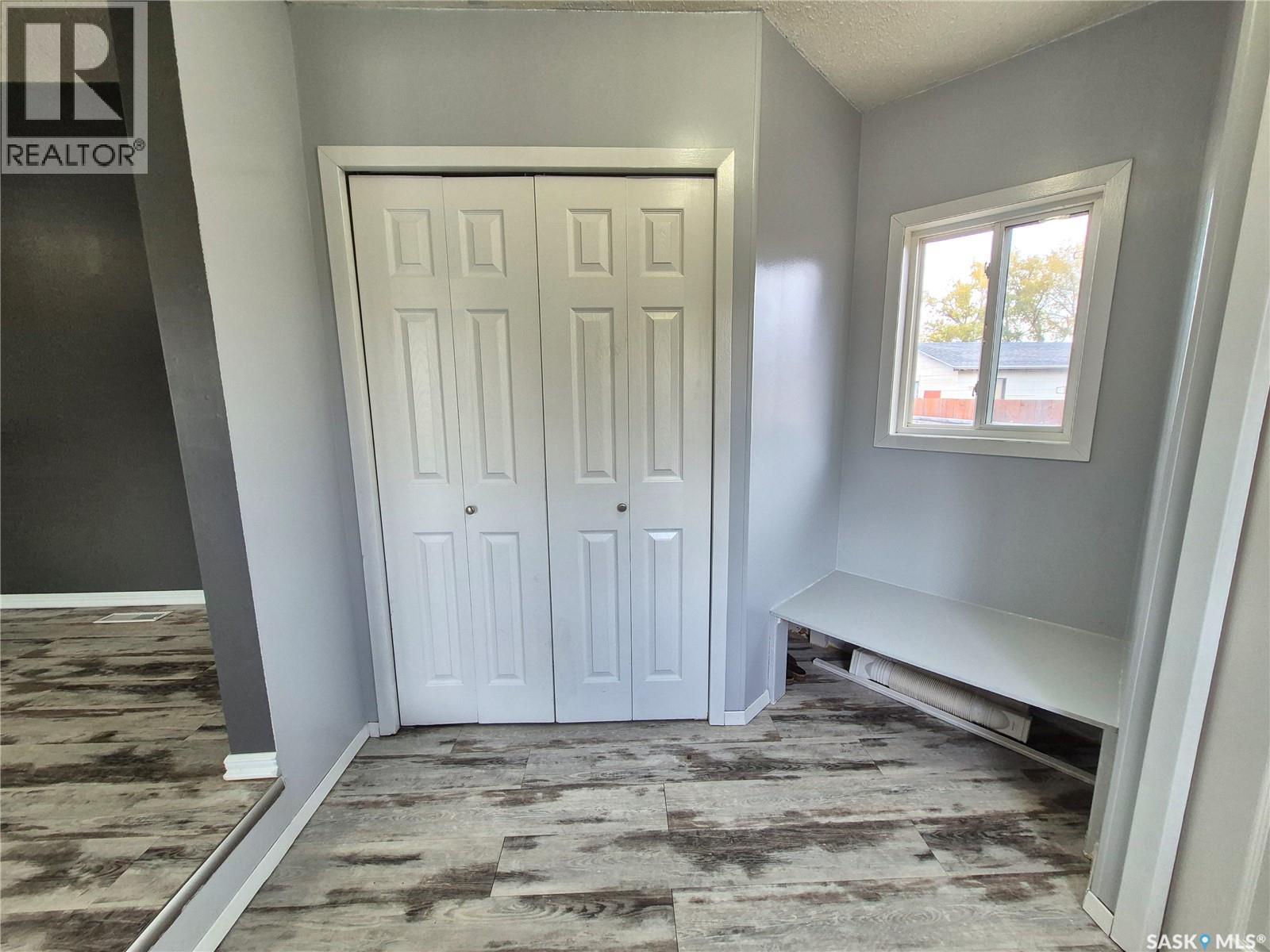 818 Geisen STREET, Radville — photo 2