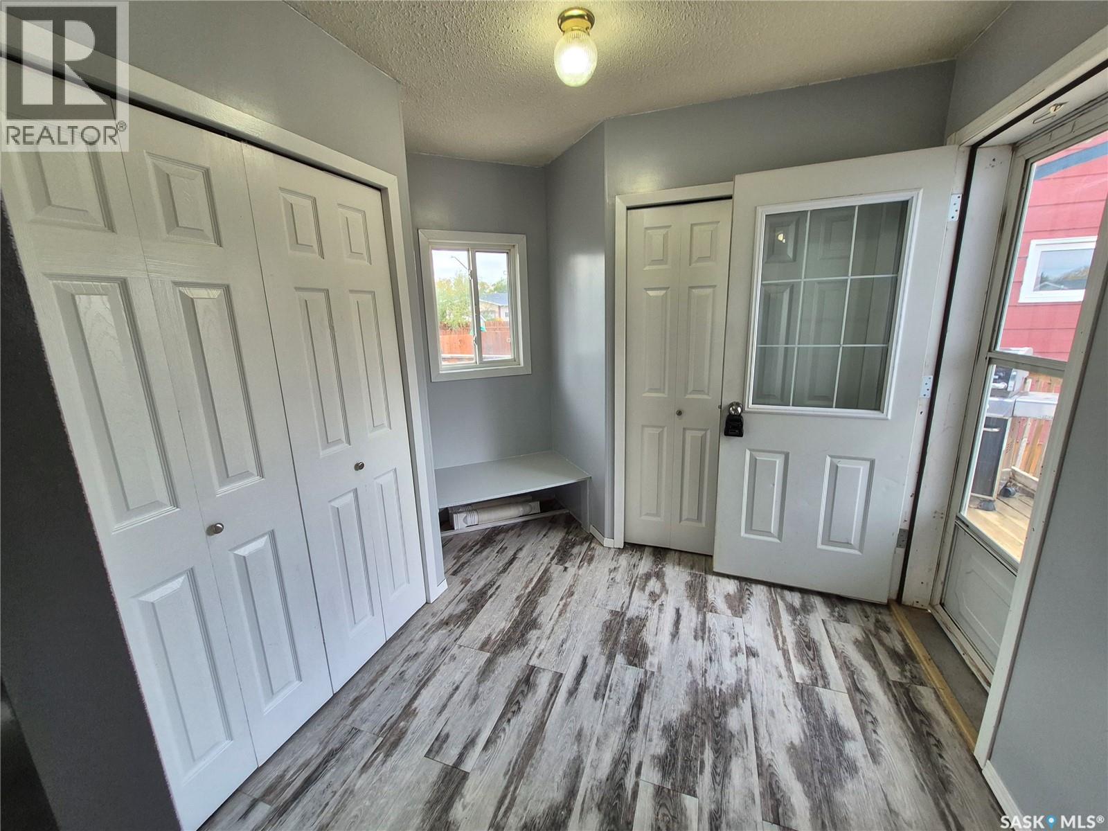 818 Geisen STREET, Radville — photo 3