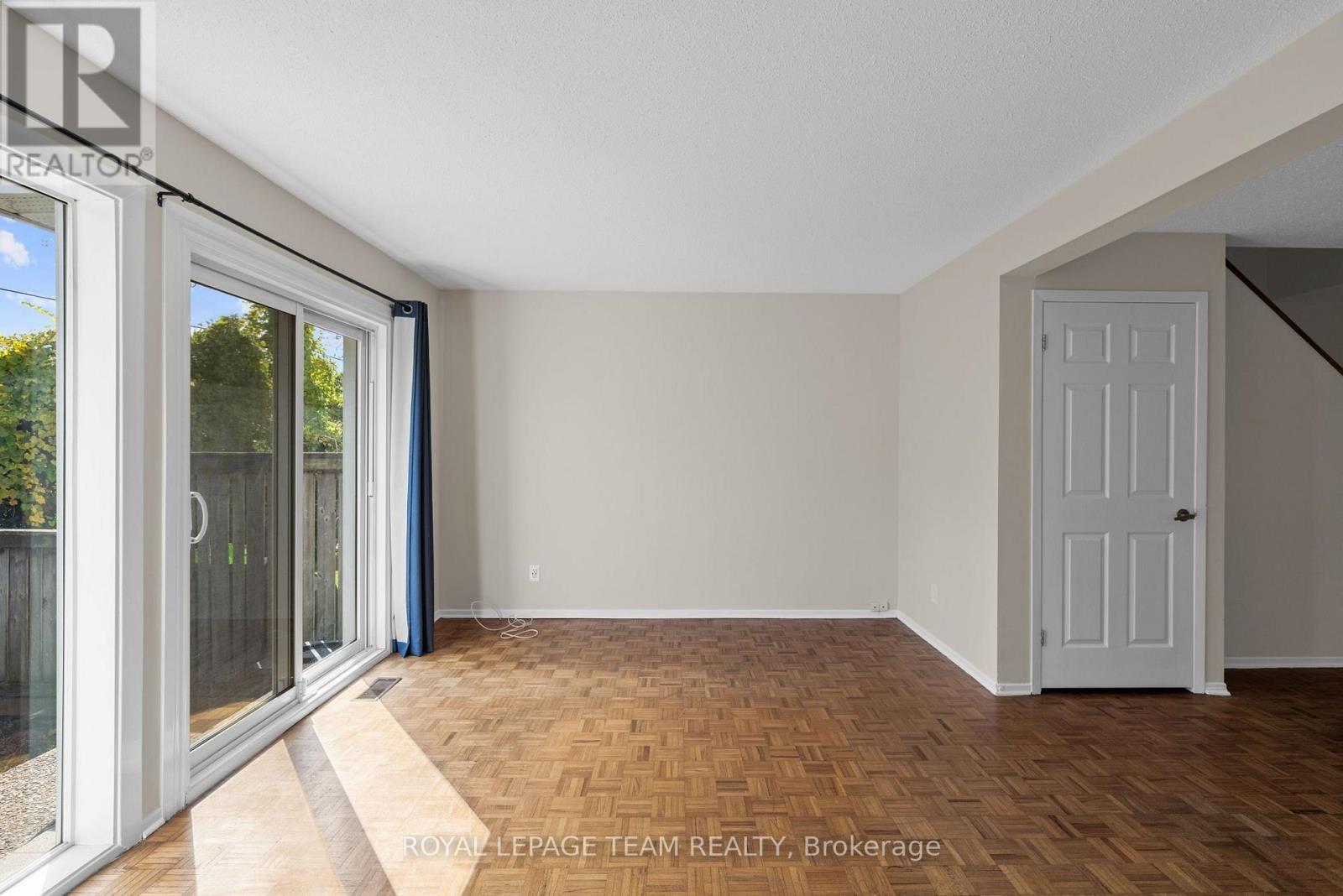 26 PADDINGTON PRIVATE - 21